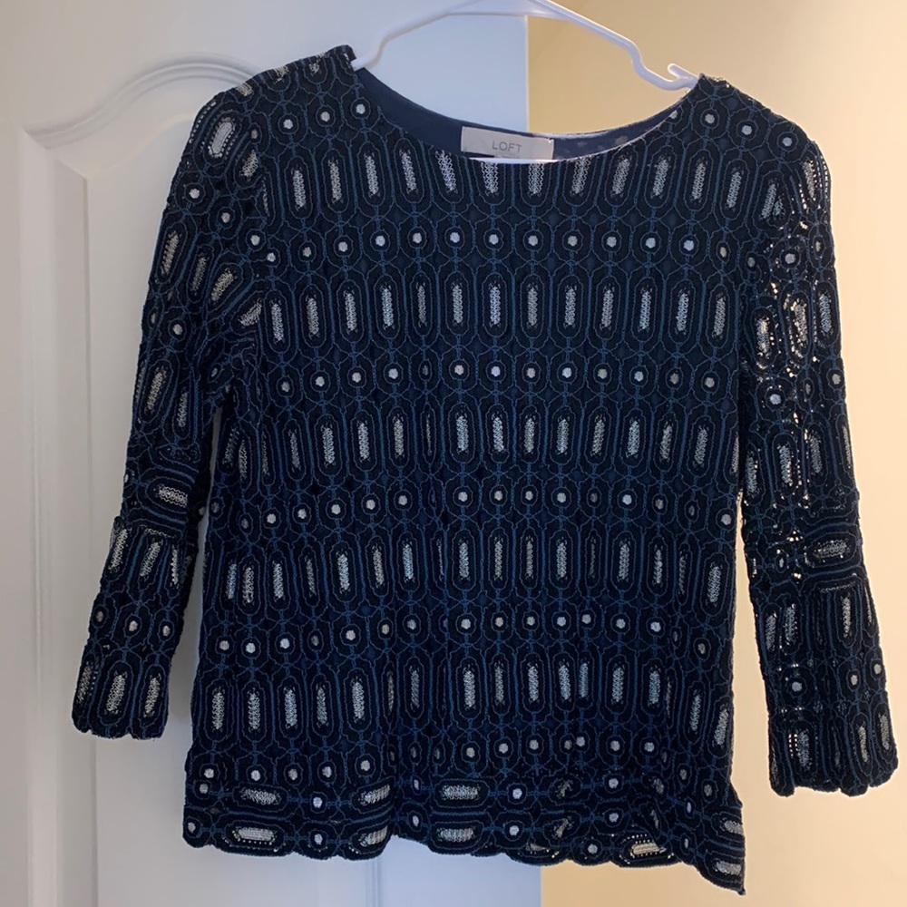 Loft Top With Texturize Pattern - image 1